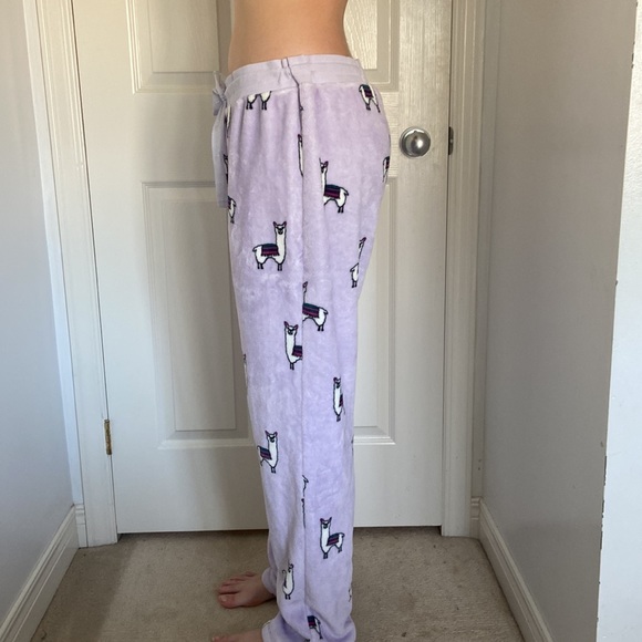Women’s llama Pajama pants - Picture 3 of 8